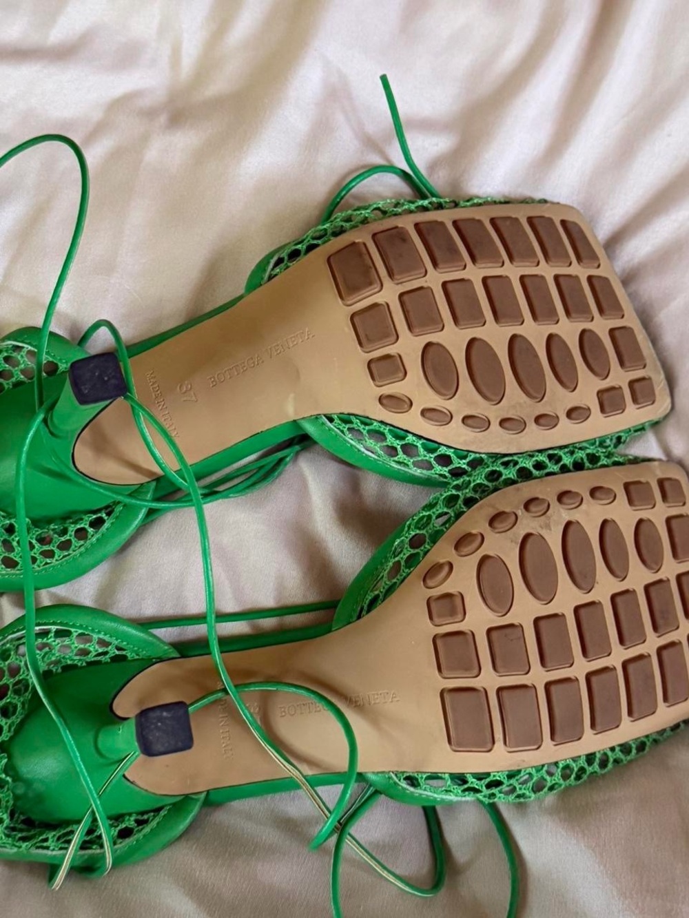 Bottega Veneta Green Lace-Up Pointed Toe Heels - Picture 4 of 4